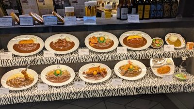 店頭のショーケース｜ダイヤモンドカリー 大阪国際空港