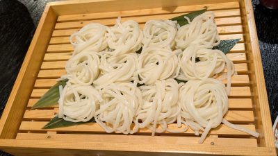 〆の素うどん｜くるり 仙台駅前店