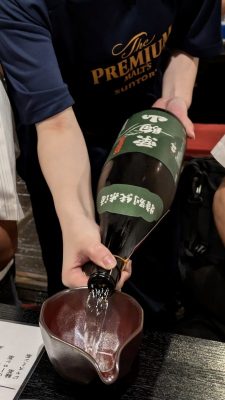 日本酒注いでくれます｜くるり 仙台駅前店