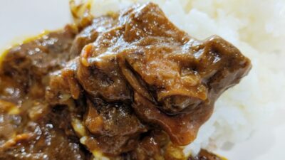 牛すじカレーのお肉｜童夢カフェ インオペラ