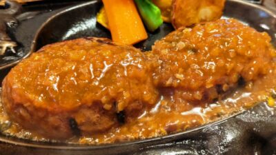 ソースをかけた｜さわやか 富士錦店