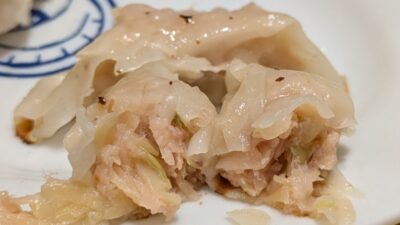焼き餃子（断面）｜元祖仙台ひとくち餃子 あずま 仙台駅店