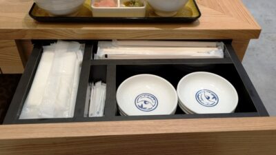 おしぼり・お箸など｜元祖仙台ひとくち餃子 あずま 仙台駅店
