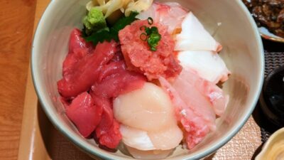 海鮮丼（アップ）｜炭・森・海 きんぞう一番町店