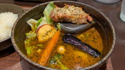 ハーフチキンの香草パン粉焼き&野菜(アップ)|ヴァサラロード 仙台アエル店