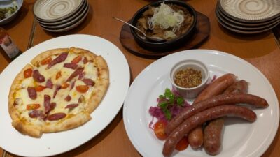 ピザとソーセージ｜牛たん 利久 東口分店