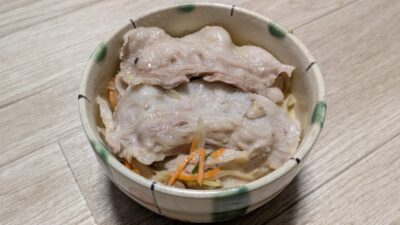 丼に移してみた｜おとめ豚バラ肉とたっぷり5種キノコの胡麻ジュレ温しゃぶ