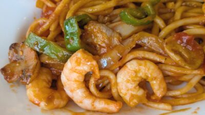 ナポリタンのトッピング｜ハチ 長町店