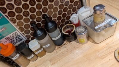 味変アイテム｜油そば専門店 ぶらぶら 杉田店