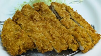 ロースかつ定食(アップ)|大阪西成食堂