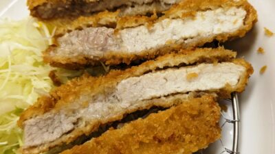 ロースかつ定食(断面)|大阪西成食堂