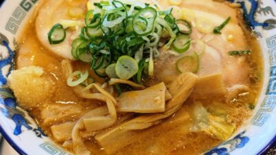 本場味噌ばらチャーシュー麺（アップ）｜札幌らーめん 大心 新千歳空港店