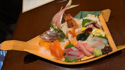 名物直送魚七種舟盛り|さかなざかな 桜木町クロスゲート店