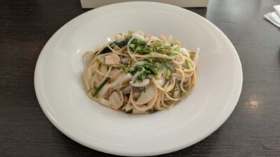 しらす干しとメカブ、長芋の梅パスタ|MEINA(メーナ)