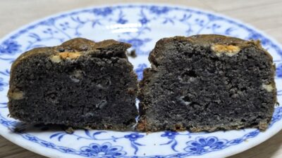 黒ごまスコーン（断面）｜キィニョン エキュート立川